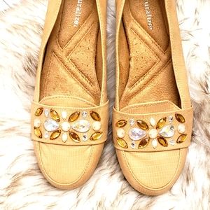 Naturalizer gem tan loafer Flats size 6.5